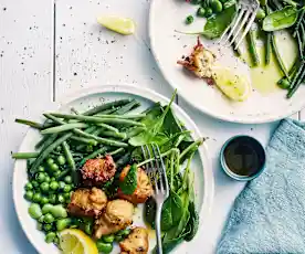 Salade de légumes verts vapeur et acras de poulet 
