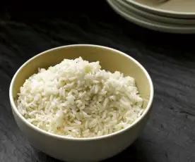 Gestoomde rijst