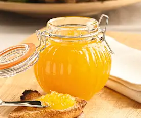 Ananasová marmeláda s limetkou