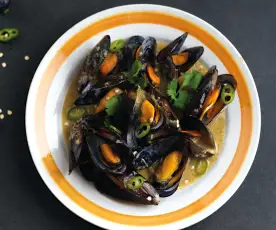 Mussels with Thai Green Curry Sauce