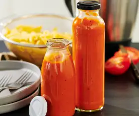 Wegański sos pomidorowo-marchewkowy