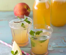 Pfirsich-Limonade