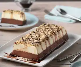 Postre dos chocolates y avellanas
