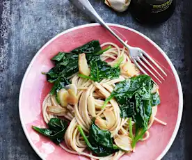 Spaghettis complets aux épinards et à l'ail