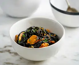 Spaghettini com mexilhão e molho arrabiata
