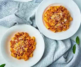 Pasta al ragù (per 2 persone)