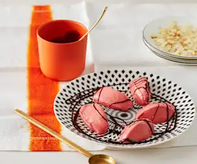 Erdbeer-Sorbet mit Rotweinsirup