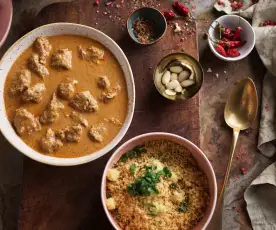 Curry d'agneau et couscous menthe-concombre