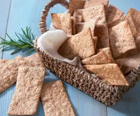 Crackers integrali al rosmarino