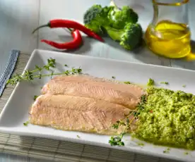 Filetto di trota con purea di broccoli