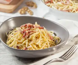 Spaghetti con sugo sfizioso