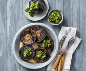 Grilled mushrooms with avocado and parsley dressing