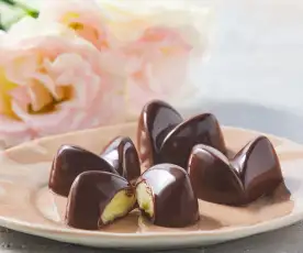 Chocolates with White Chocolate Lemon Filling