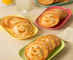 Empanadillas de bonito y pisto