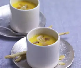Soupe de butternut, curry et amandes