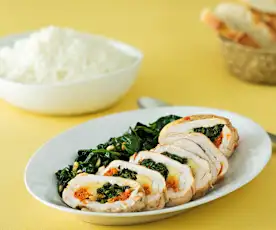Pechugas de pollo con sobrasada, queso de Mahón y espinacas