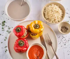 Velouté aux champignons - Poivron farci au bœuf et riz à la sauce tomate