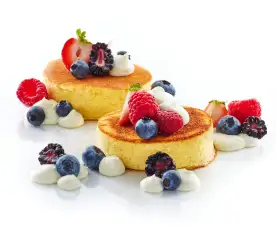Antonio Bachour: Pancakes with Mascarpone Cream and Berries