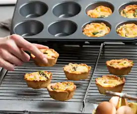 Miniquiches de espárragos y queso brie