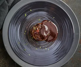 Filetto di manzo sottovuoto​ con salsa al cioccolato nero