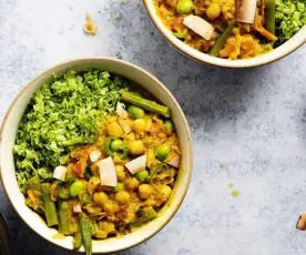 Curry de coco y garbanzos con arroz de brócoli