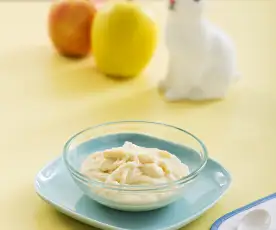 Kleik z kaszą manną, jabłkiem i mlekiem