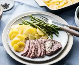 Sous-vide Fillet Steak with Peppercorn Sauce, Dauphinoise Potatoes and Green Beans