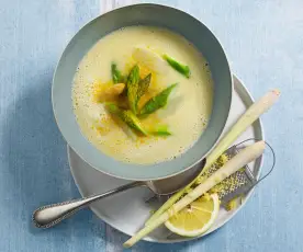 Spargel-Zitronengras-Suppe