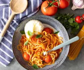 Summer tomato and gin pasta sauce