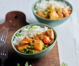 Schnelles Thai-Hähnchen-Curry mit Basmati-Reis