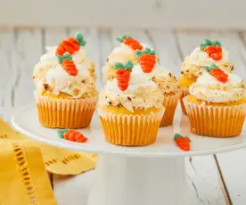 Cupcake mandorle e carote con crema al formaggio