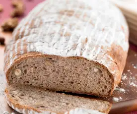Nuss-Buttermilch-Brot