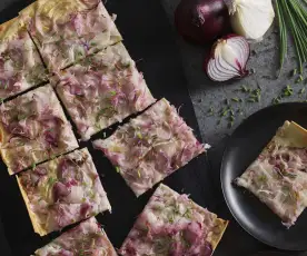 Tarte flambee with onions (Thermomix® Cutter, TM6)