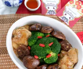 Braised Mushroom With Broccoli And Beancurd Sheets