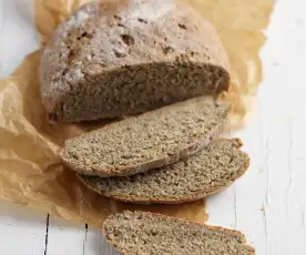 Pão integral caseiro com farinha de sementes
