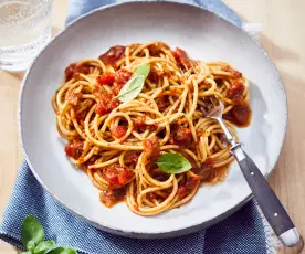 Spaghetti diavolo z makaronem pełnoziarnistym