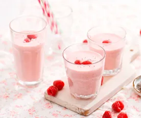 Smoothie truskawkowo-jogurtowe z nasionami chia