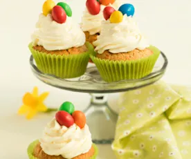 Velikonoční mrkvovo-mandlové cupcaky