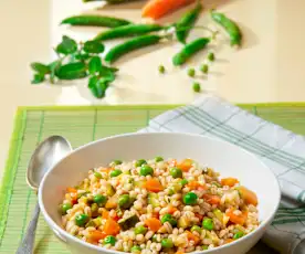 Insalata di orzo con verdure (vegan)