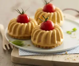Bouchées de pannacotta de tomates sur biscuits au chorizo