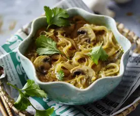 Sopa asiática de champiñones al curry (sin gluten)
