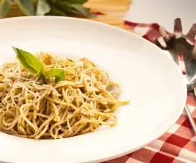Spaghetti z cytrusowym pesto