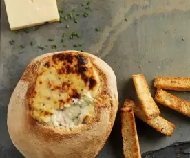 Pão recheado com queijo e alho-francês