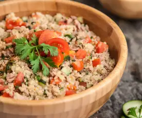 Tabouleh with quinoa and tuna
