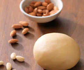 Pasta di mandorle 
