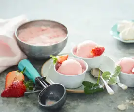 Glace à la fraise et au yaourt