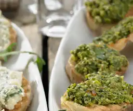 Bruschetta mit Olivencreme