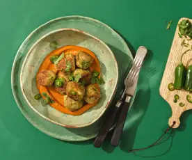 Brokkoli-Spinat-Köfte-Curry
