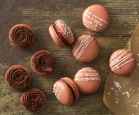Macarons de chocolate com laranja e ganache de chocolate