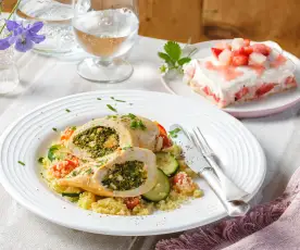 Menü: Gefüllte Hühnerbrustfilets mit Gemüsecouscous, Erdbeer-Melonen-Tiramisu